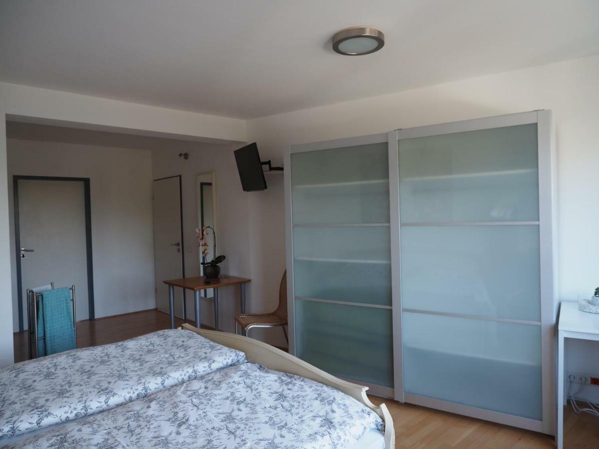 B8 - Just A Private Accommodation Düsseldorf Dış mekan fotoğraf